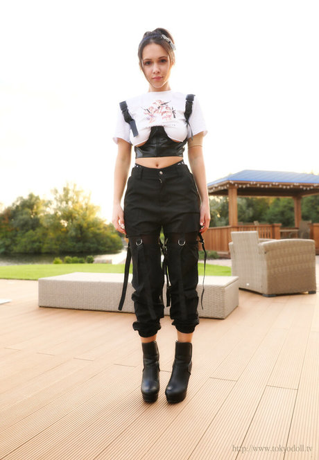 TokyoDoll actrice pornographique images