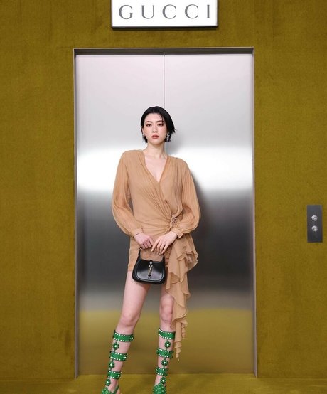 Ayaka Miyoshi star du porno chaude image