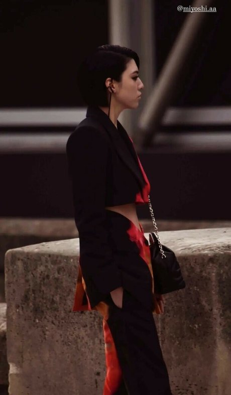 Ayaka Miyoshi joli modèle photos