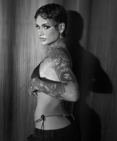 Kehlani modèle adulte photos
