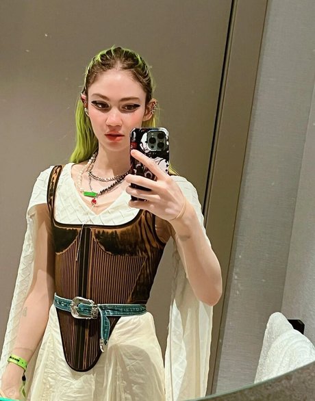 Grimes actrice parfaite galerie