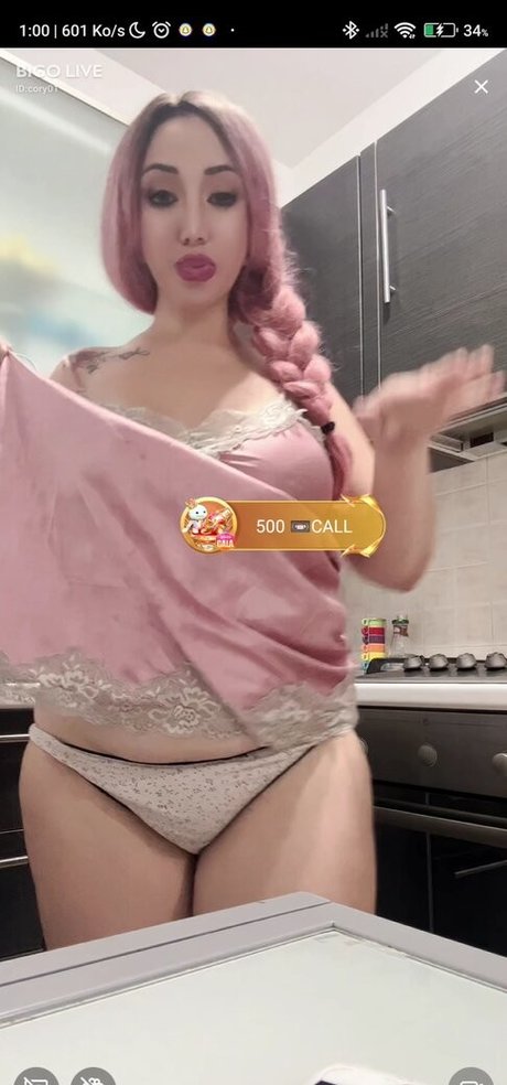 Corinnesposito97 modèle pornographique des photos