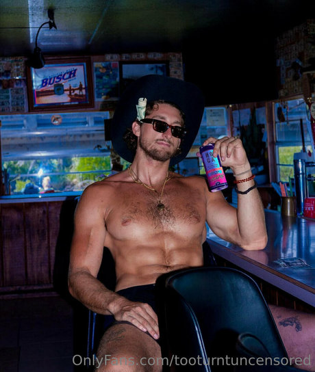 tooturntuncensored haut de star du porno archive