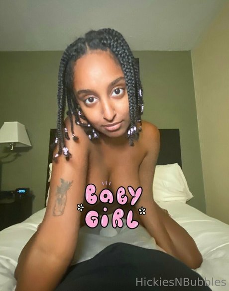 hickiesnbubbles star du porno érotique des photos