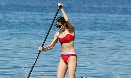 Hailee Steinfeld modèles nus galerie