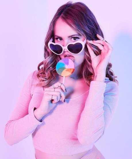 Debby Ryan étoile érotique collection