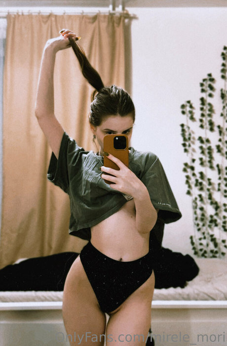 mirele mori modèle exclusif photos