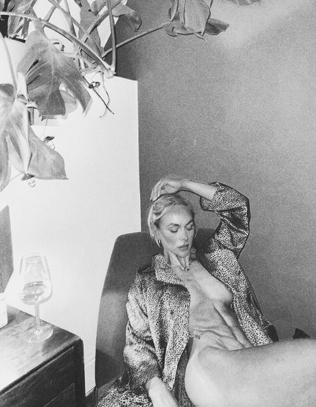 Kitty Lo star du porno exclusive archive