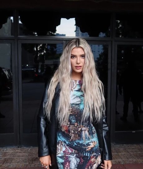 Alissa Violet star du porno chaude photos