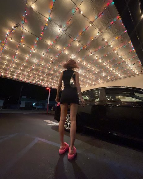 Alissa Violet modèle nu galerie