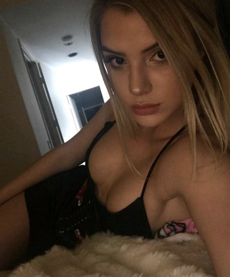 Alissa Violet actrice libre des photos