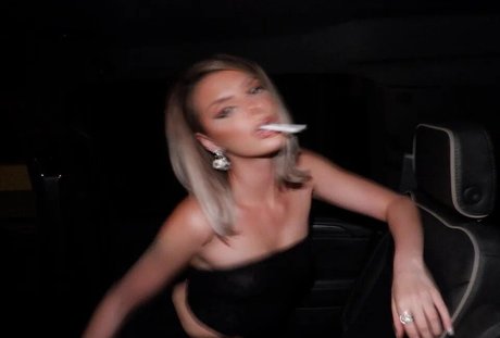 Alissa Violet modèle érotique des photos