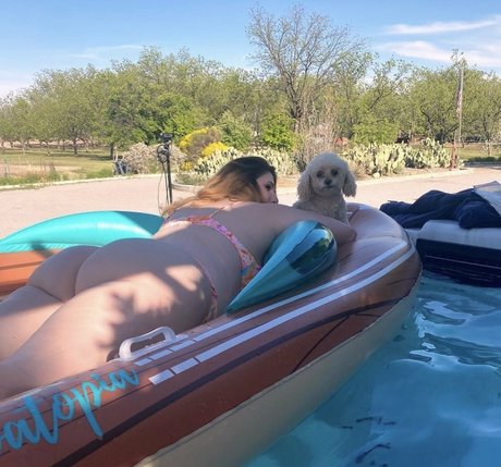 Moxy Mary star du porno de haute qualité des photos