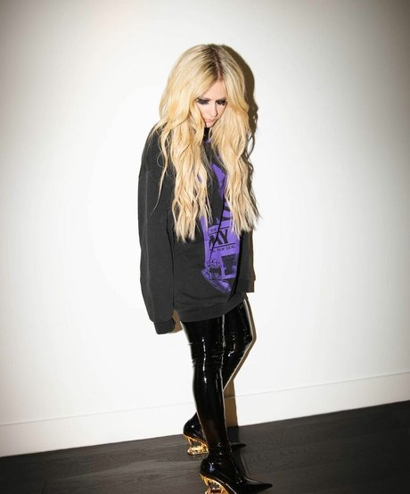 Avril Lavigne modèle xxx photo