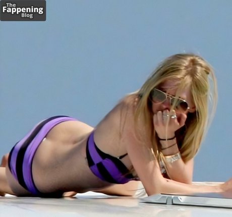 Avril Lavigne mannequin collection