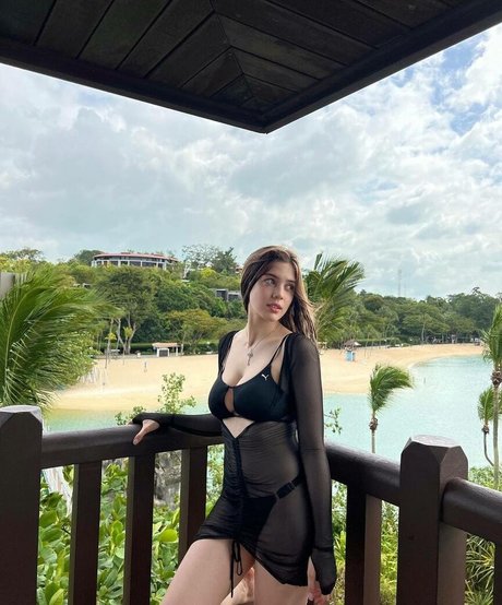 fans de poitrine plate uniquement beaux nus photos