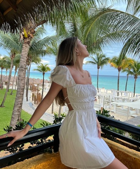 Justine Ouellet modèle parfait img