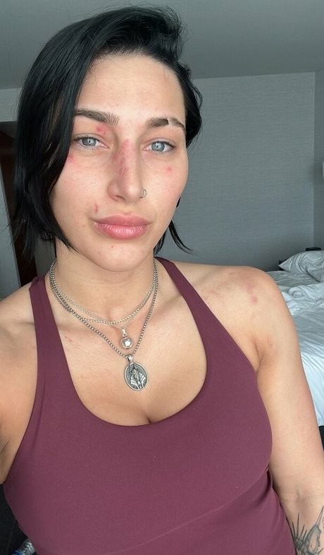 Rhea Ripley étoile xxx des photos