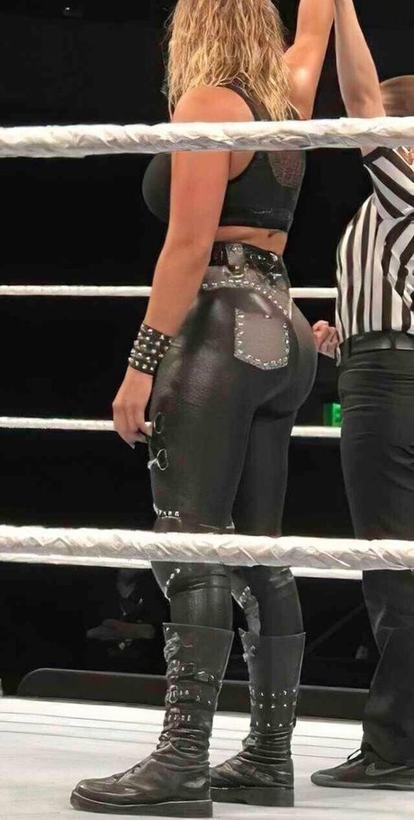 Rhea Ripley actrice libre des photos