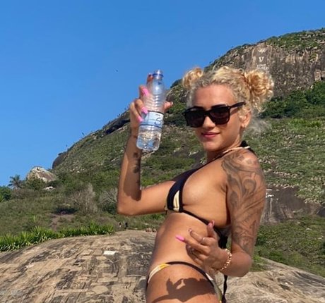 Nabrisa nus star du porno photo