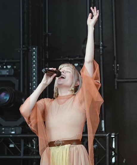 Aurora Aksnes belle étoile image