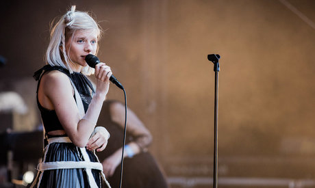 Aurora Aksnes beau modèle photos