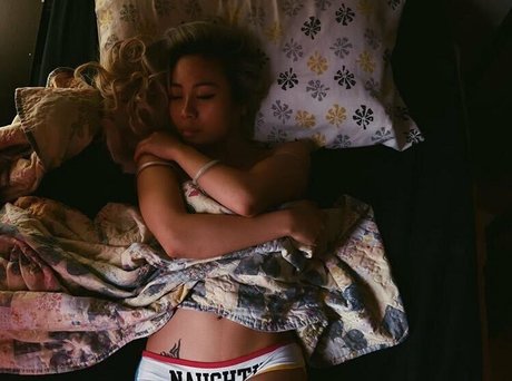 Charliedrizzle joli modèle galeries