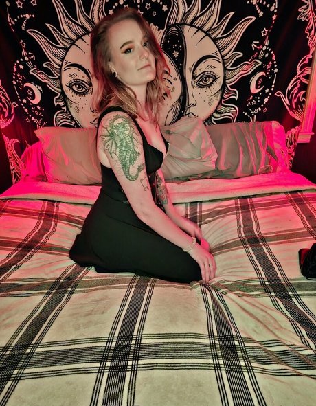 petite brune onlyfans exclusif sympa photos