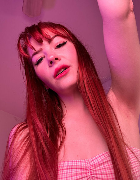 lanieluxx star du porno sympa des photos