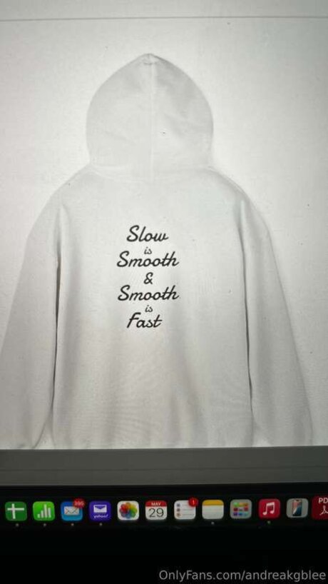 Andreakgblee modèle adulte des photos