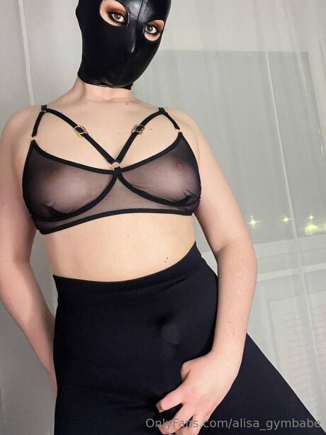 Alisa Gymbabe star du porno de haute qualité image