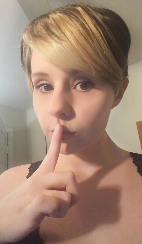 Lydia Sweets modèle xxx archive