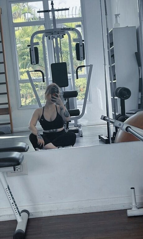 Leticia Motta étoile sympa img