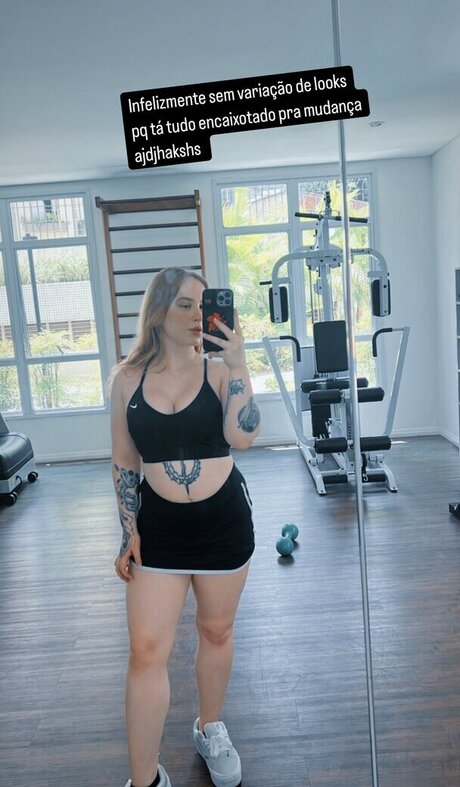 Leticia Motta étoile adulte des photos