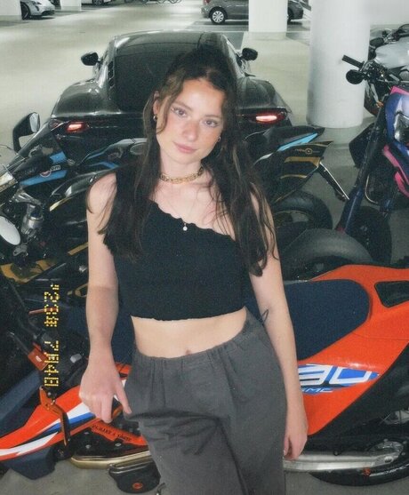 Anica Zimmermann modèle joli img