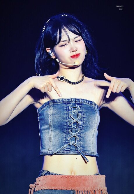 Kim Chaewon art modèle archive