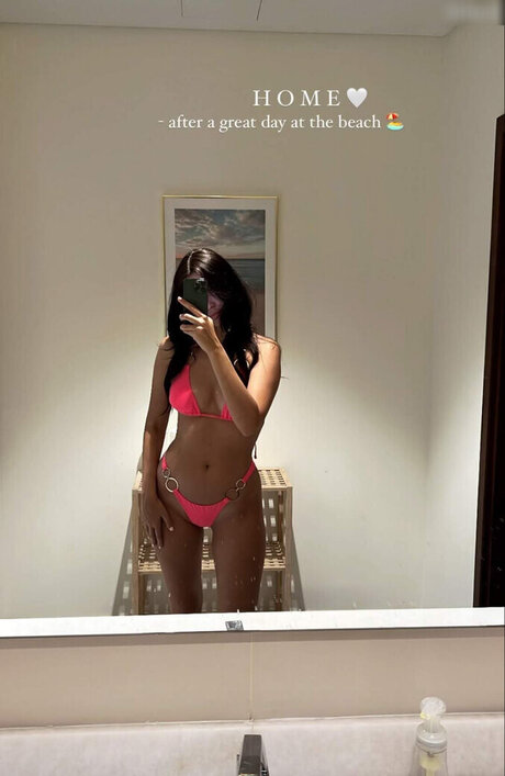 Enisa bukvic star du porno gratuit des photos