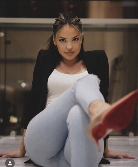 Enisa bukvic meilleure étoile galerie