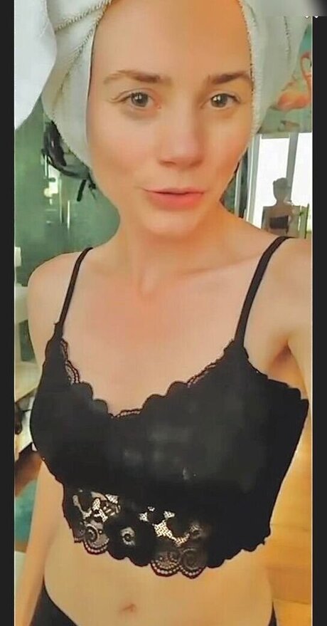 jolie pipe onlyfans érotique en haute qualité image