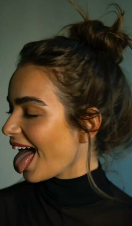 Camila Mayrink haut étoile images