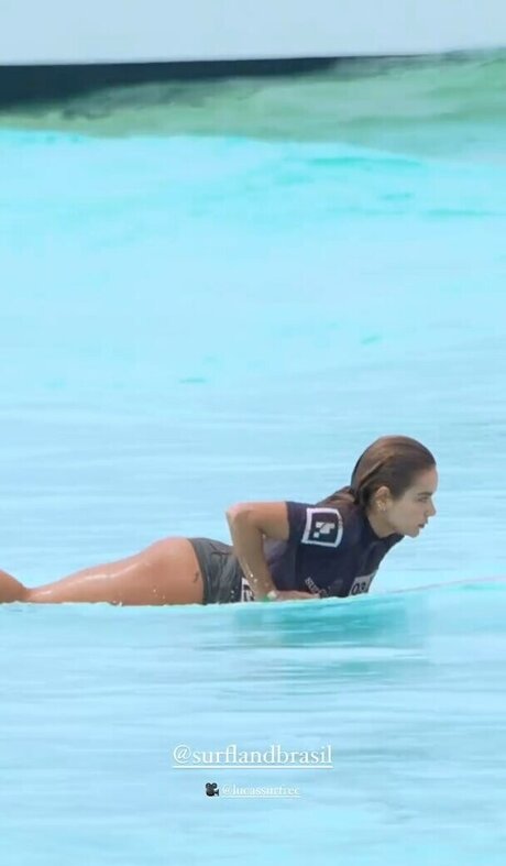 Camila Mayrink modèle porno image