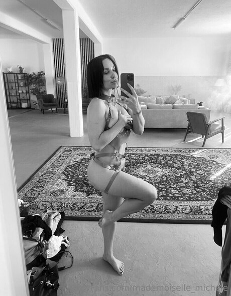 mademoiselle michele étoile nue photo