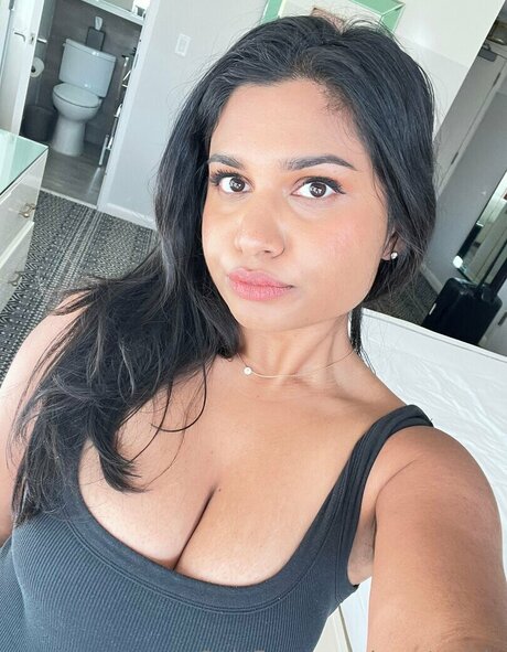 Miss Patel modèle de sexe images