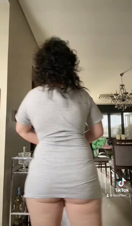 Luciifferr modèles nus images