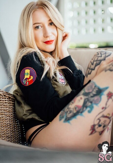 Emmameow mannequin image