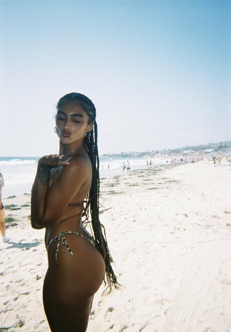 Imangharram star érotique image