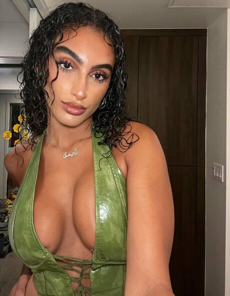 Imangharram belle star du porno photos