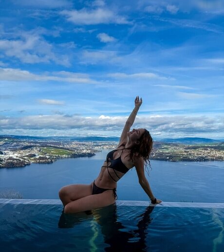 Jesina Amweg sexe star photo