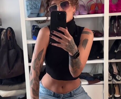 Liza Waschke modèle porno images