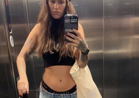 Liza Waschke haut étoile galeries